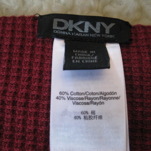 DKNY Donna Karan New York Men's Knit Scarf - Picture 4 of 5